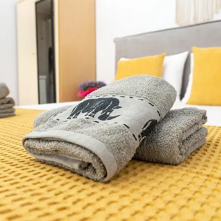 Bright & Stylish In Apartment